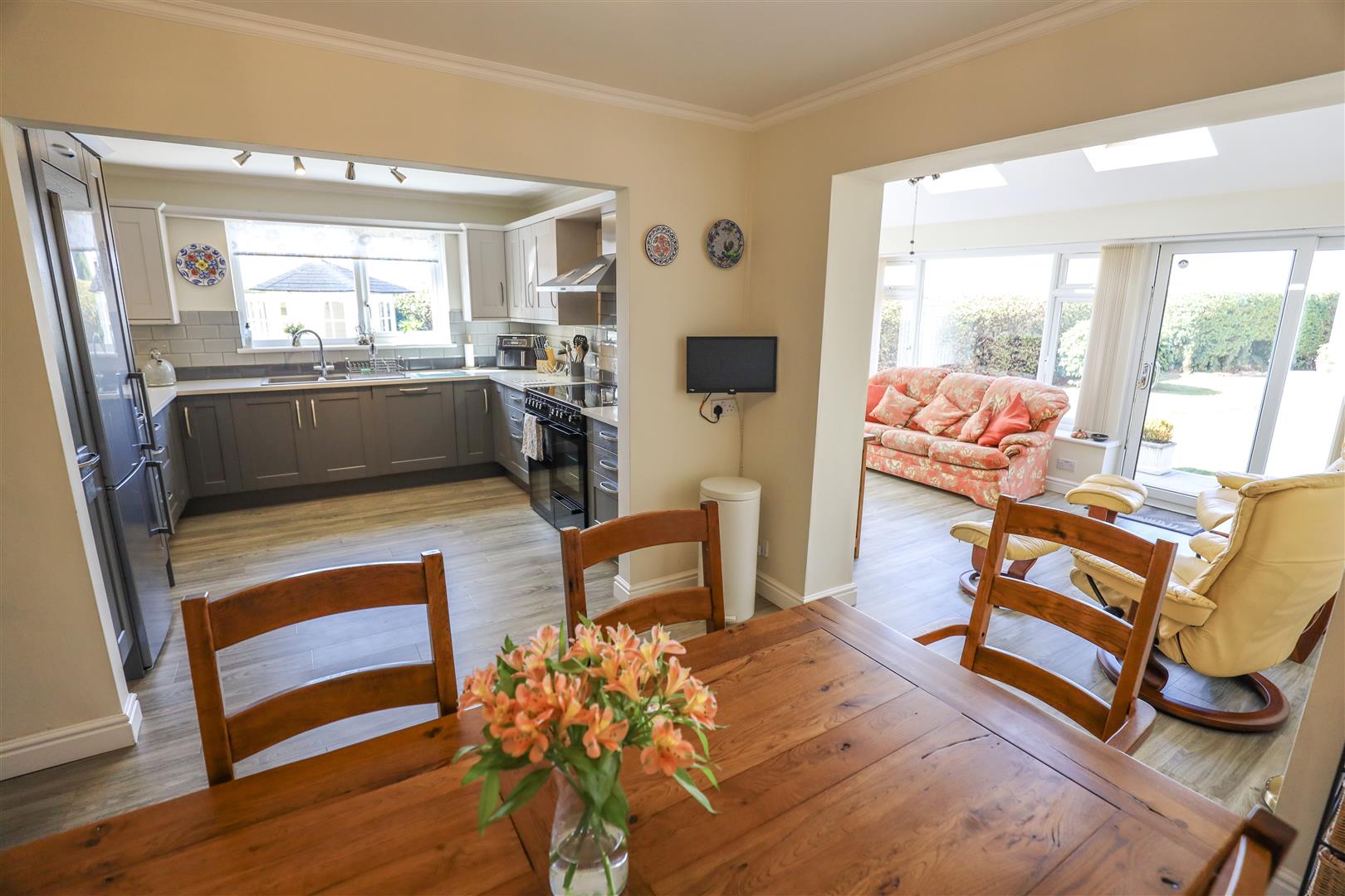 10 Maes Lloi, Aberthin, Cowbridge, Vale Of Glamorgan, CF71 7HA